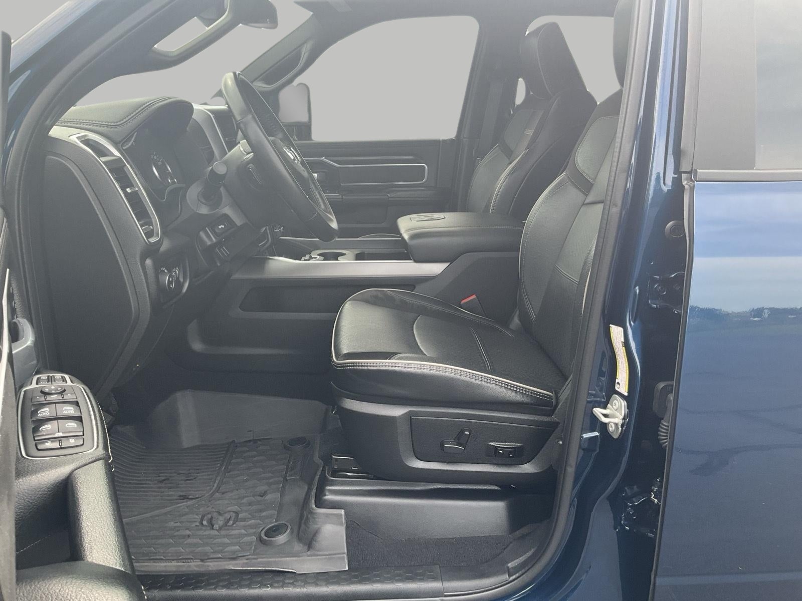 2023 RAM 2500 Laramie Crew Cab 4x4 6'4' Box