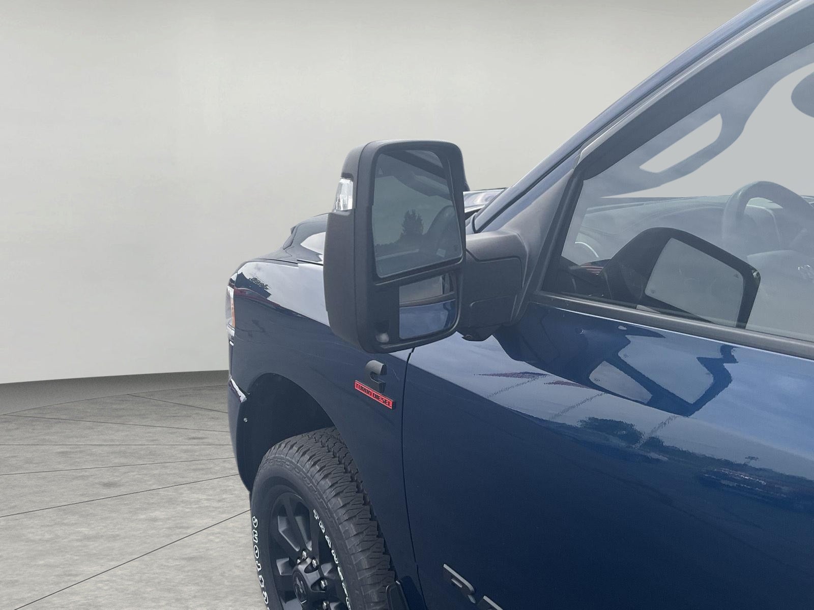 2023 RAM 2500 Laramie Crew Cab 4x4 6'4' Box