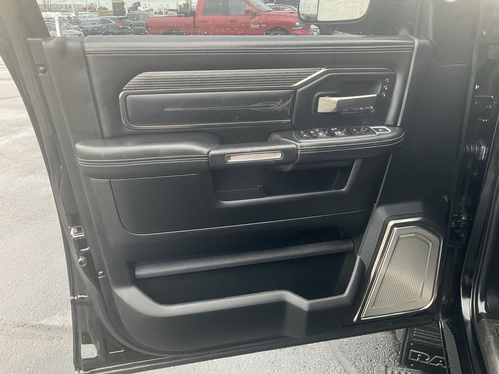 2020 RAM 2500 Limited 4x4 Crew Cab 6'4 Box