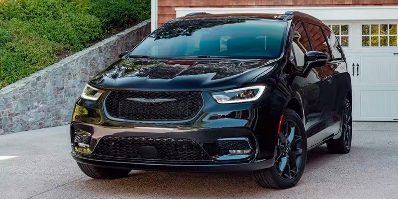 2024 Chrysler Pacifica from front