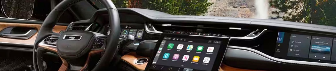 Jeep Grand Cherokee Interior technology Features