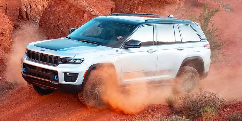 2024 Jeep Grand Cherokee Offroading